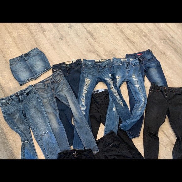 Women’s clothes!! Size small. Name brand & boutique clothes. Size sm/medium. OBO - Picture 2 of 8